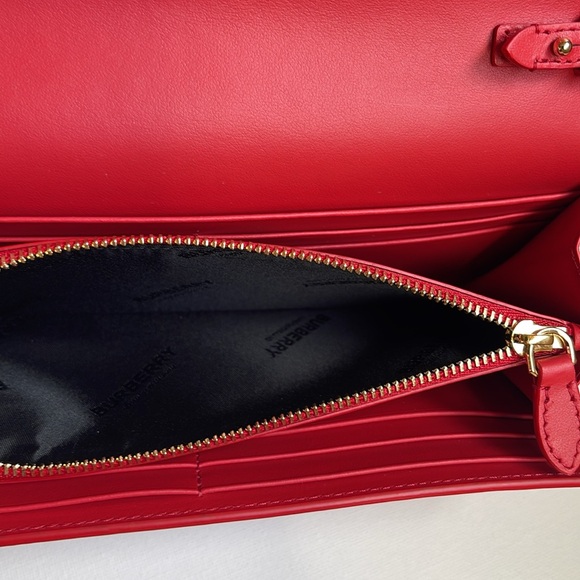 NWT BURBERRY HENLEY RED LOGO EMBOSSED LEATHER FLAP CROSSBODY STRAP CLUTCH BAG - Picture 7 of 13